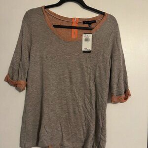 Green Envelope Size M Tee - NWT